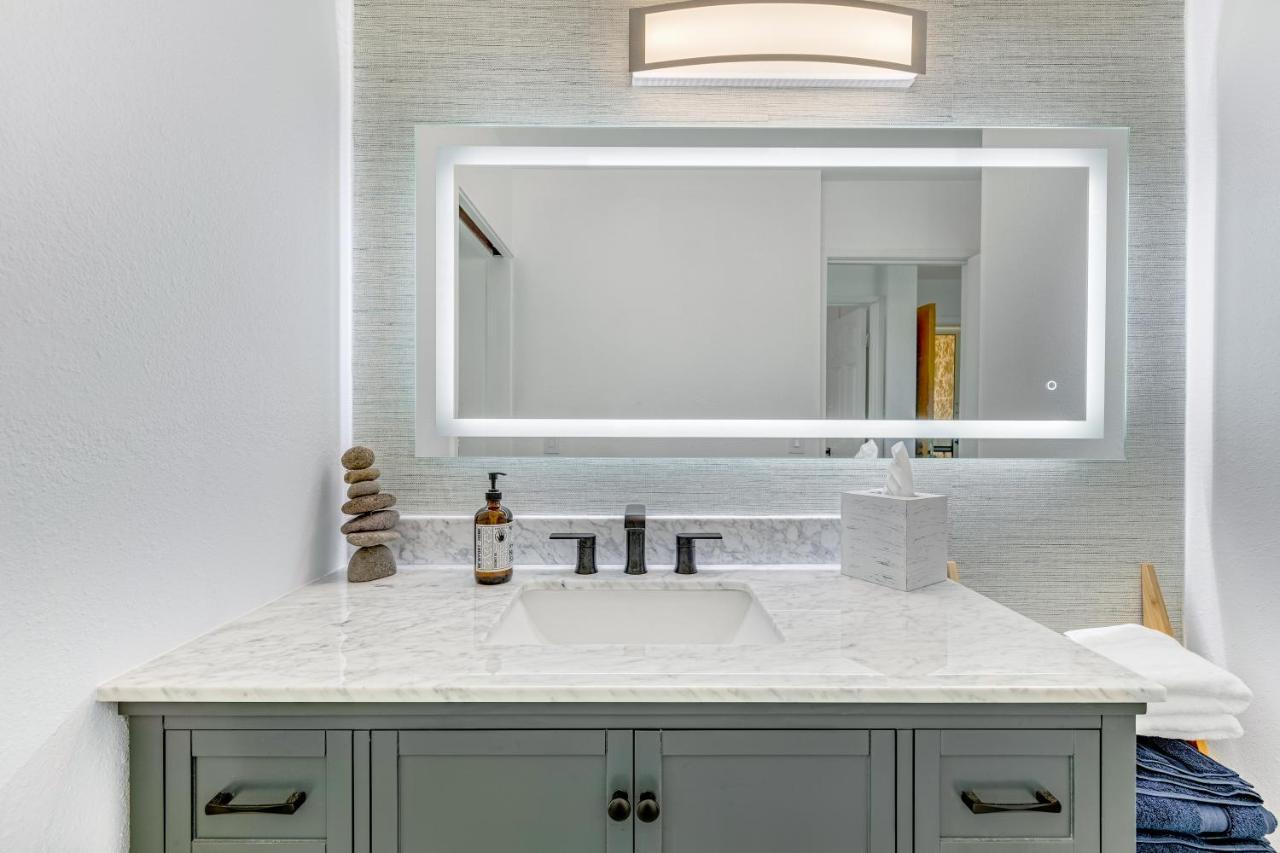 Newly Renovated Condo With Sup Paddle Boards And Golf Clubs Included Kailua-Kona Dış mekan fotoğraf