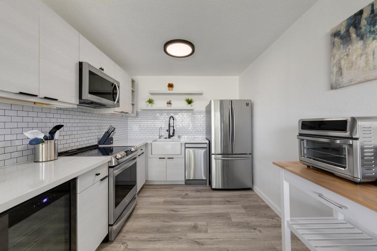 Newly Renovated Condo With Sup Paddle Boards And Golf Clubs Included Kailua-Kona Dış mekan fotoğraf
