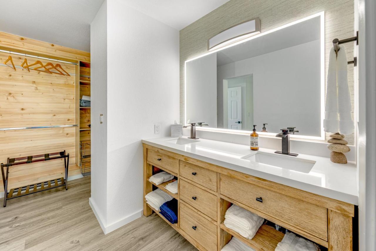 Newly Renovated Condo With Sup Paddle Boards And Golf Clubs Included Kailua-Kona Dış mekan fotoğraf