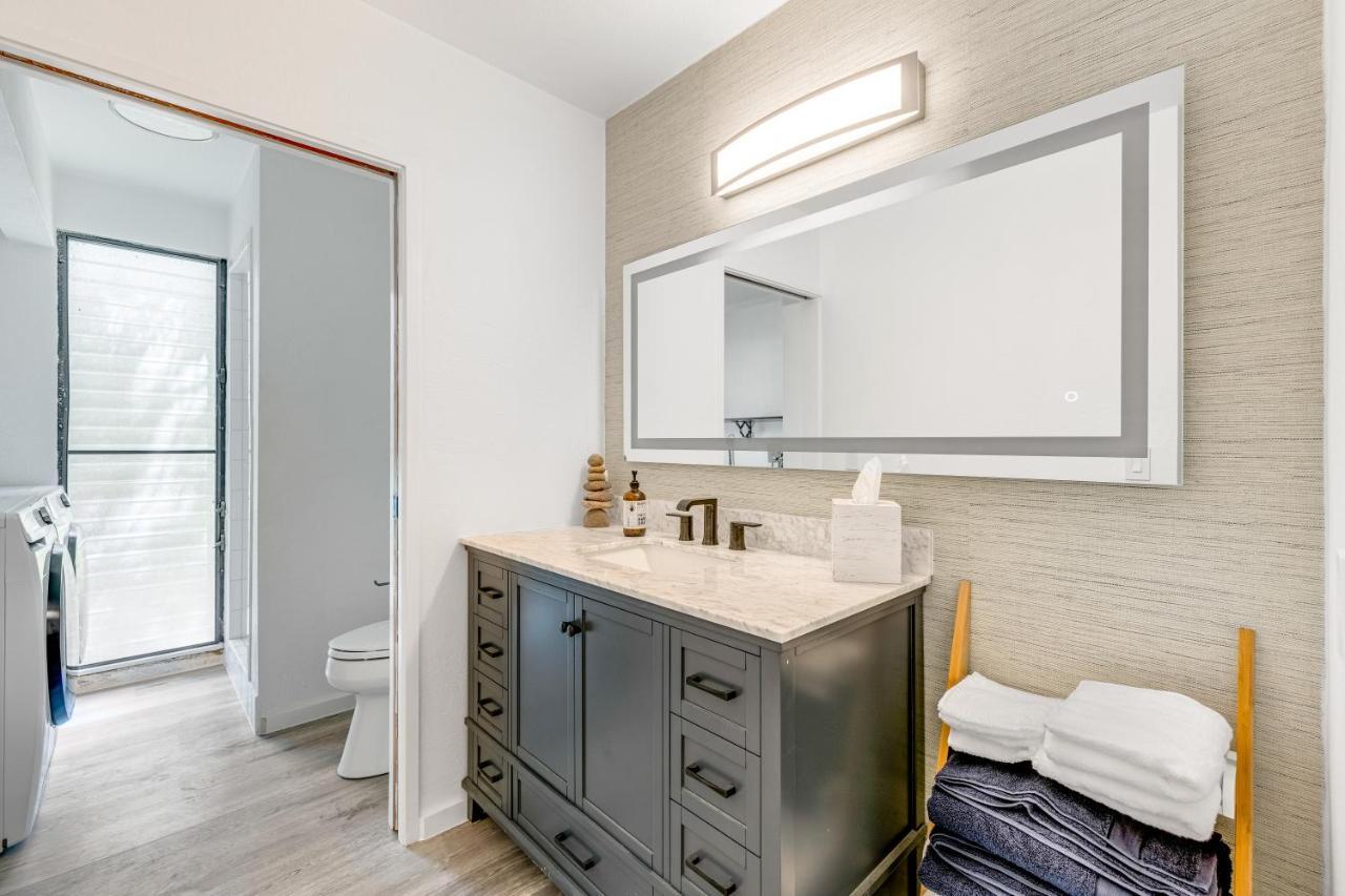 Newly Renovated Condo With Sup Paddle Boards And Golf Clubs Included Kailua-Kona Dış mekan fotoğraf