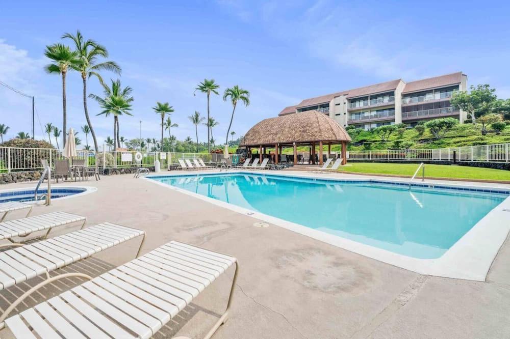 Newly Renovated Condo With Sup Paddle Boards And Golf Clubs Included Kailua-Kona Dış mekan fotoğraf