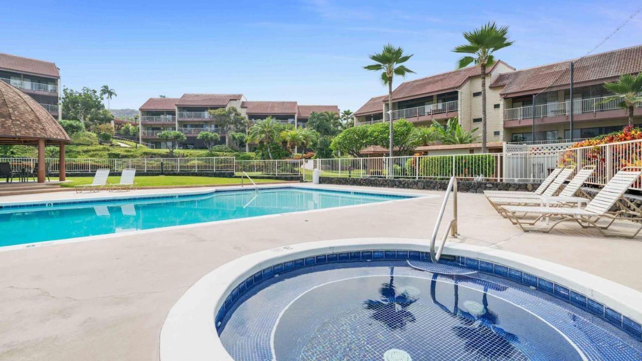 Newly Renovated Condo With Sup Paddle Boards And Golf Clubs Included Kailua-Kona Dış mekan fotoğraf