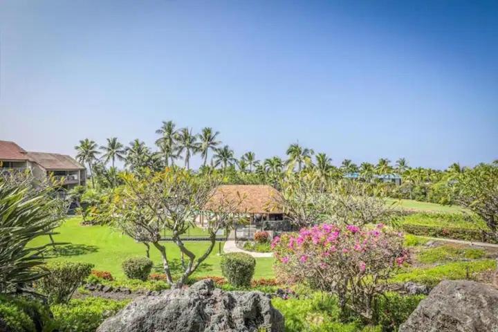 Newly Renovated Condo With Sup Paddle Boards And Golf Clubs Included Kailua-Kona Dış mekan fotoğraf